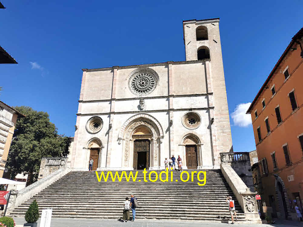 Piazza del Popolo - la Cattedrale 