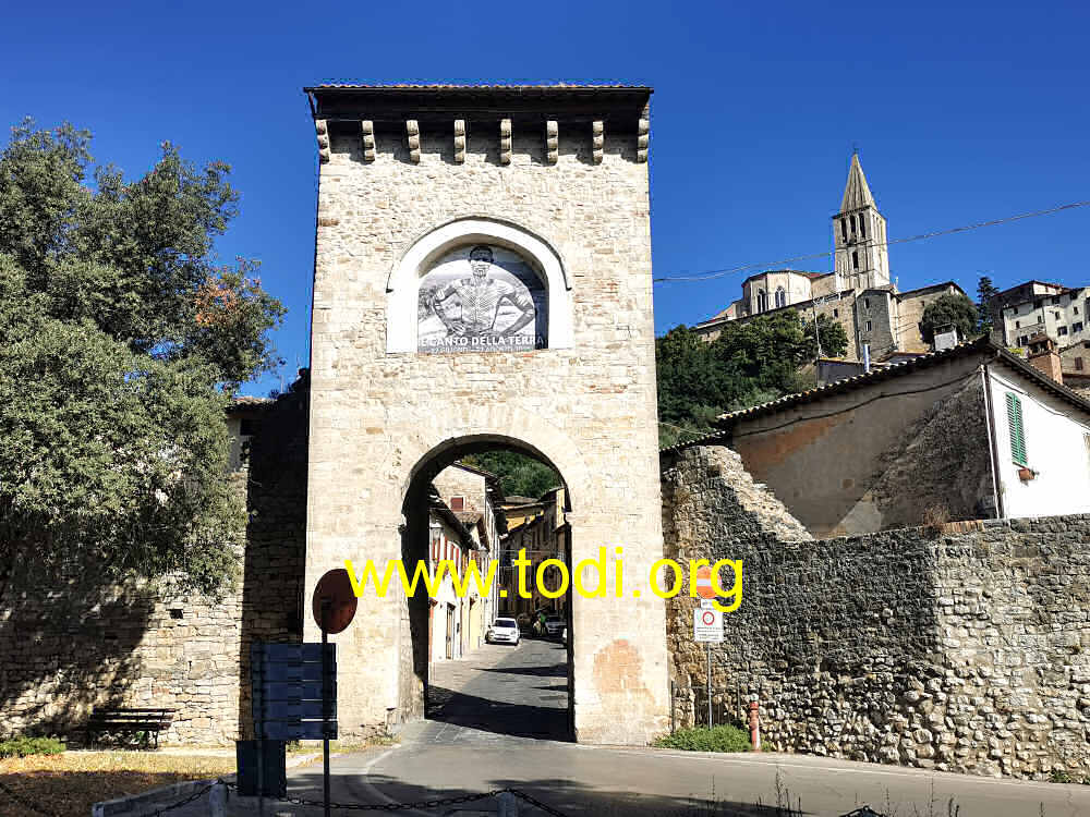 la Terza Cerchia di Mura e la Porta Orvietana